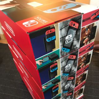 ニンテンドースイッチ(Nintendo Switch)の【送料無料】ニンテンドースイッチ ネオンブルー ネオンレッド 2台セット(その他)