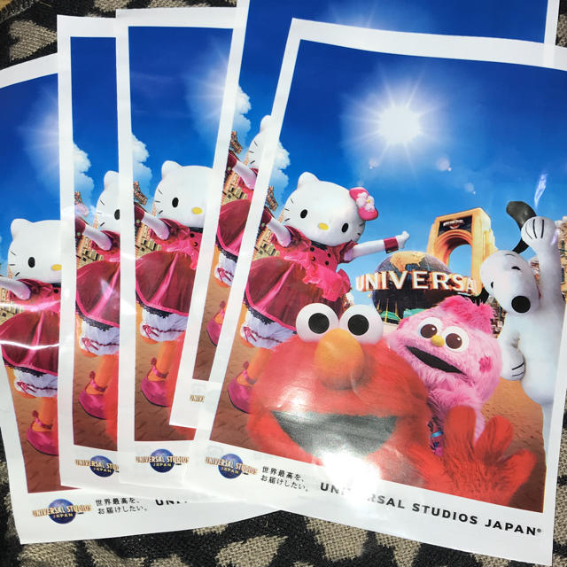 USJ(ユニバーサルスタジオジャパン)のUSJ 公式♡  リップクリーム５本セット クリスマス限定 おみやげ用袋付☺︎ コスメ/美容のスキンケア/基礎化粧品(リップケア/リップクリーム)の商品写真