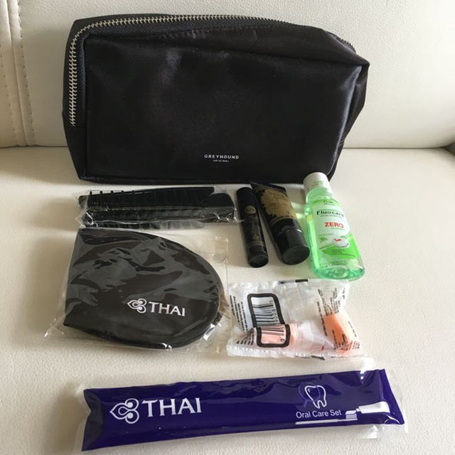 RIMOWA(リモワ)のGREYHOUND×タイ航空☆ビジネスクラスアメニティポーチ メンズのバッグ(その他)の商品写真