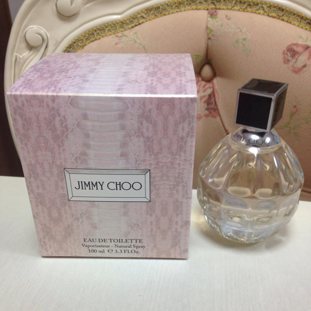 JIMMY CHOO(ジミーチュウ)のジミーチュウ 香水 100ml 新品同様 コスメ/美容の香水(香水(女性用))の商品写真