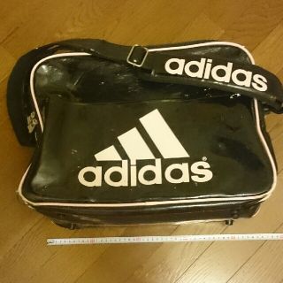 アディダス(adidas)のアディダスバックです(ショルダーバッグ)