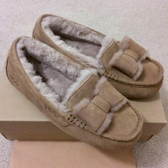 UGG - Ugg リボンが可愛いアンスリー フラット モカシンの通販 by