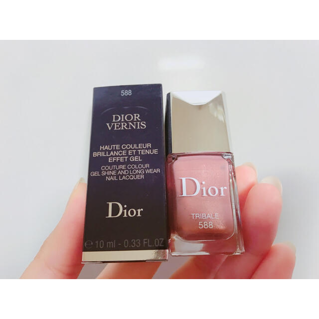 Dior(ディオール)のDior マニキュア 限定色 588 コスメ/美容のネイル(マニキュア)の商品写真
