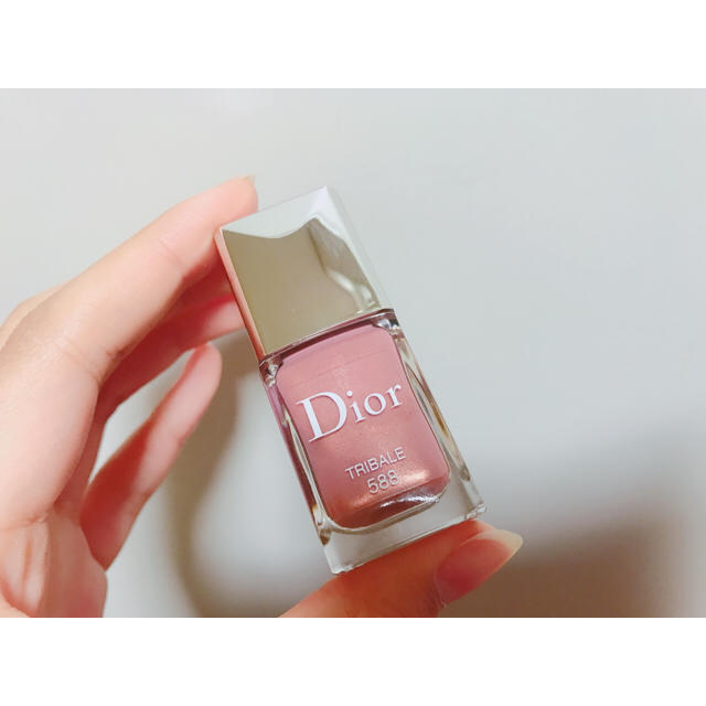 Dior(ディオール)のDior マニキュア 限定色 588 コスメ/美容のネイル(マニキュア)の商品写真