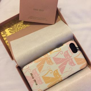 ミュウミュウ(miumiu)のmiumiu iPhoneケース  猫(iPhoneケース)