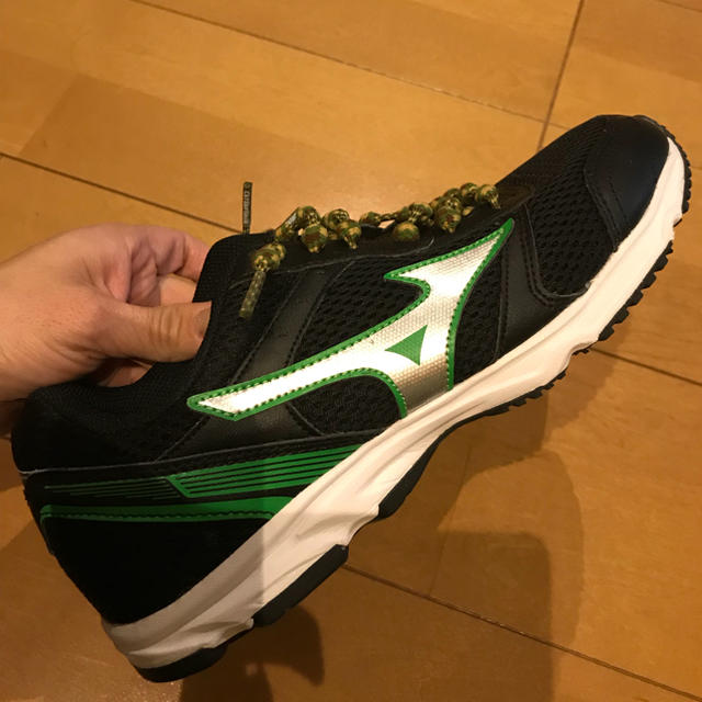 MIZUNO(ミズノ)のMIZUNO 24.５ スニーカー メンズの靴/シューズ(スニーカー)の商品写真