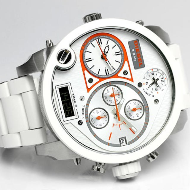 DIESEL(ディーゼル)の【新品】DIESEL メンズ 腕時計 dz7277 白 大人気！！ メンズの時計(腕時計(アナログ))の商品写真