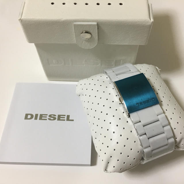 DIESEL(ディーゼル)の【新品】DIESEL メンズ 腕時計 dz7277 白 大人気！！ メンズの時計(腕時計(アナログ))の商品写真