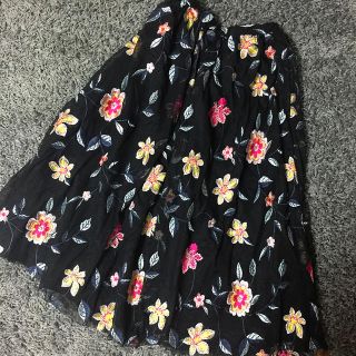 ザラ(ZARA)のZARA＊花柄刺繍チュールスカート(ひざ丈スカート)