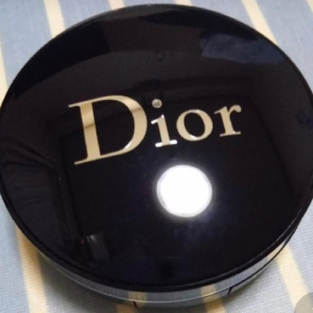 Dior(ディオール)のDIOR クッションファンデ コスメ/美容のベースメイク/化粧品(ファンデーション)の商品写真