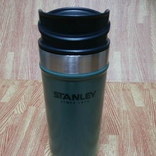 スタンレー(Stanley)の新品》

スタンレー　水筒　真空断熱ステンレスマグボトル　0.47L　グリーン(タンブラー)
