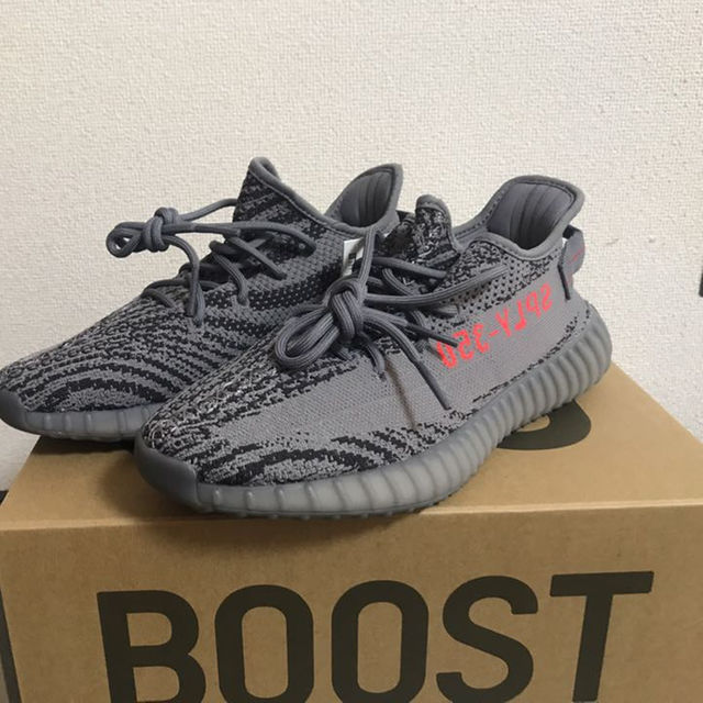 adidas(アディダス)の🔥即日発送🔥込み🔥YEEZY BOOST 350 V2  新品未使用 メンズの靴/シューズ(スニーカー)の商品写真