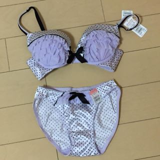 エメフィール(aimer feel)の【新品 未使用 タグ付】aimer feel ブラ&ショーツセット(ブラ&ショーツセット)