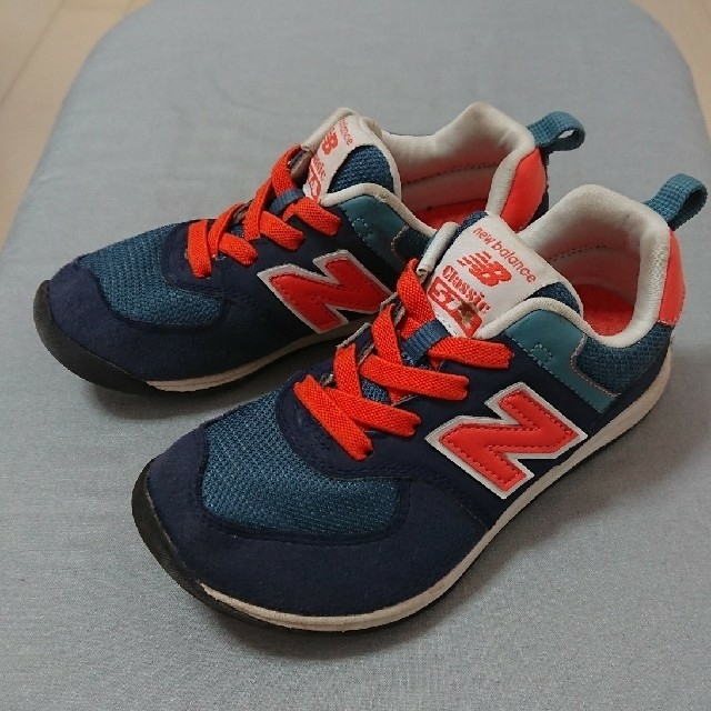 New Balance(ニューバランス)のニューバランス キッズ スニーカー サイズ18.5 キッズ/ベビー/マタニティのキッズ靴/シューズ(15cm~)(スニーカー)の商品写真