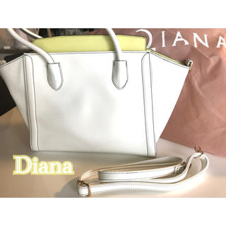 ダイアナ(DIANA)のDiana レザーハンドバッグ 白 ショルダーベルト付き(ハンドバッグ)