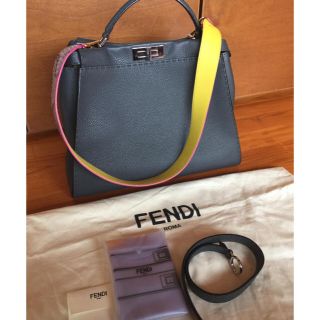 フェンディ(FENDI)の昨年購入ピーカブーセレリア ストラップ付き 美品(ハンドバッグ)