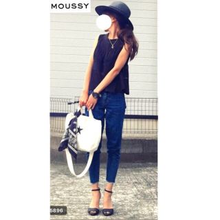 マウジー(moussy)のMOUSSY DENIM fringe cropped Taperd 24(デニム/ジーンズ)