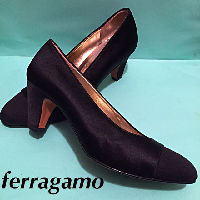 ferragamoパンプス22cm