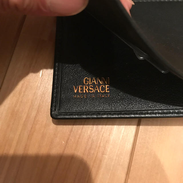 VERSACE(ヴェルサーチ)のベルサーチ カードケース 定期入れ 未使用品 メンズのファッション小物(名刺入れ/定期入れ)の商品写真