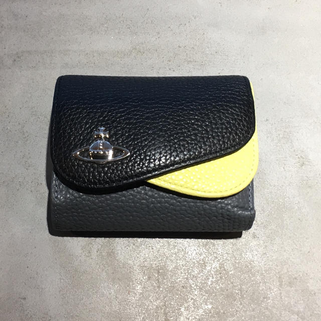 Vivienne Westwood(ヴィヴィアンウエストウッド)の☆Vivienne Westwood  二つ折り財布☆ レディースのファッション小物(財布)の商品写真