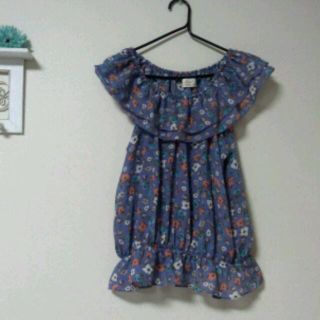 ダブルクローゼット(w closet)の＊ふわふわ花柄トップス＊(カットソー(半袖/袖なし))