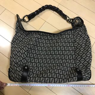 フェンディ(FENDI)の【ハツ様 売却済】FENDI ショルダーバッグ 正規品(ショルダーバッグ)