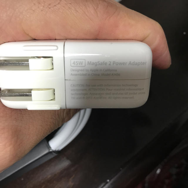 Mac (Apple)(マック)のApple MagSafe 2 互換 ACアダプター 45W  スマホ/家電/カメラのスマートフォン/携帯電話(バッテリー/充電器)の商品写真