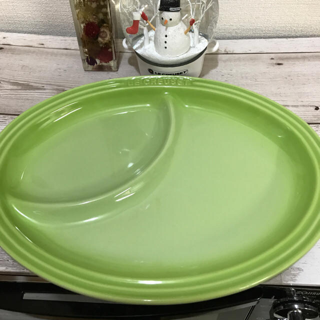 LE CREUSET(ルクルーゼ)の未使用 ルクルーゼ  ル クルーゼ マルチオーバルプレート インテリア/住まい/日用品のキッチン/食器(食器)の商品写真