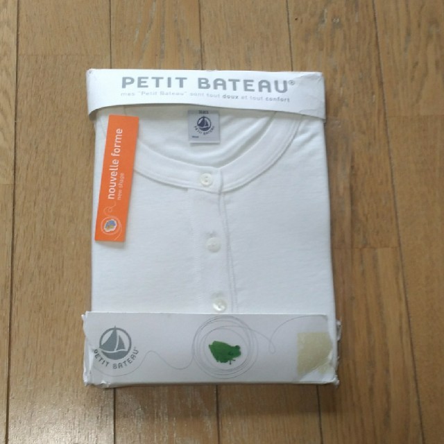 PETIT BATEAU(プチバトー)の新品未使用　プチバトー　 レディースのトップス(Tシャツ(長袖/七分))の商品写真