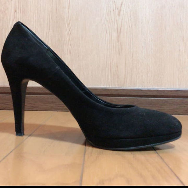 DIANA(ダイアナ)の今だけ値下げ  ダイアナ  黒スエード  23.5 レディースの靴/シューズ(ハイヒール/パンプス)の商品写真