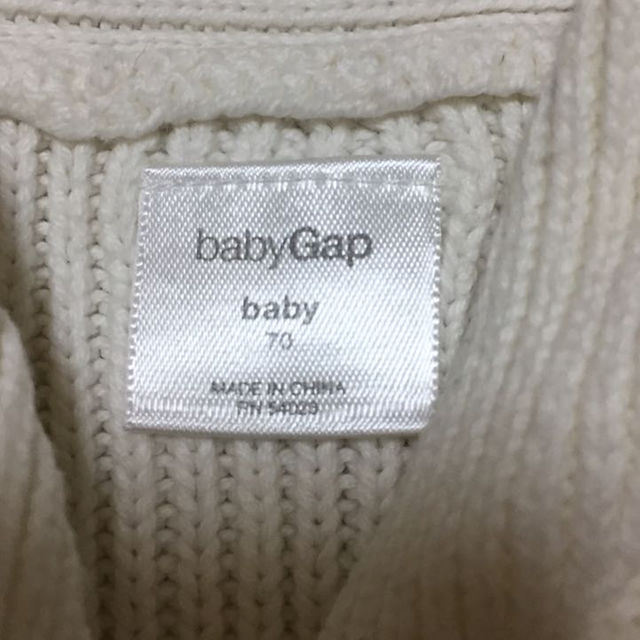 babyGAP(ベビーギャップ)の厚手 カーディガン 70 baby GAP キッズ/ベビー/マタニティのベビー服(~85cm)(その他)の商品写真