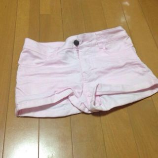 エイチアンドエム(H&M)のピンク ショートパンツ(ショートパンツ)