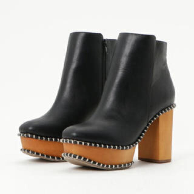 moussy(マウジー)のWOODEN HEEL BOOTS レディースの靴/シューズ(ブーツ)の商品写真