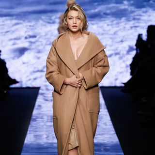 マックスマーラ(Max Mara)のもっちゃん様🌟 Maxmara 最高級白タグ(ガウンコート)