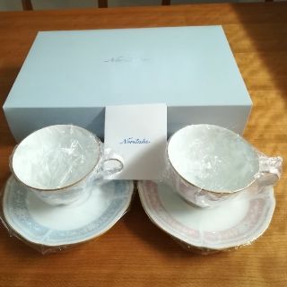 ノリタケ(Noritake)の【美品】Noritake花柄ティーカップペアセット(グラス/カップ)