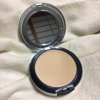 マック(MAC)の【MAC】ライトフルC SPF30 ファンデーション【標準色】(ファンデーション)