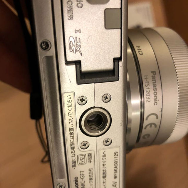 Panasonic(パナソニック)のLUMIX DMC-GF7W ダブルズームレンズキット シルバー スマホ/家電/カメラのカメラ(その他)の商品写真