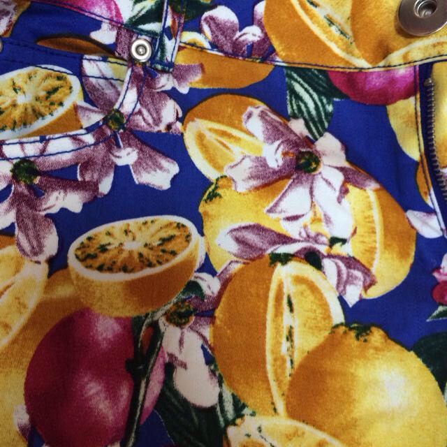 KAWI JAMELE(カウイジャミール)のフルーツスキニーKAWI JAMELE レディースのパンツ(デニム/ジーンズ)の商品写真