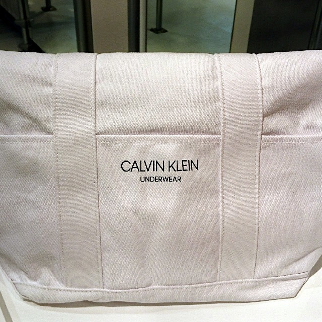 Calvin Klein(カルバンクライン)のcalvin klein トートバッグ レディースのバッグ(トートバッグ)の商品写真