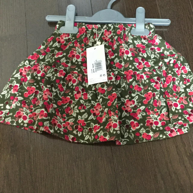 PETIT BATEAU(プチバトー)のひつじ様ご専用  プチバトースウェットフラワープリントスカート キッズ/ベビー/マタニティのキッズ服女の子用(90cm~)(スカート)の商品写真