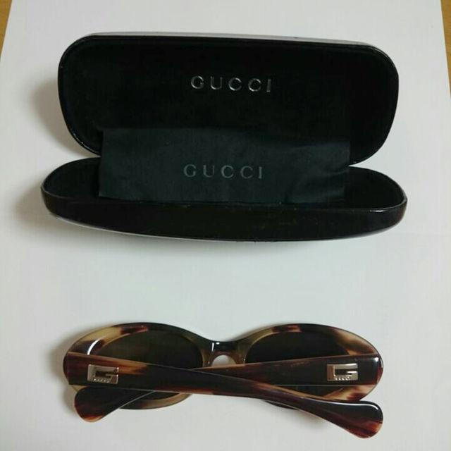 Gucci(グッチ)の専用出品 くみさま GUCCI グッチ サングラス ケース付き レディースのファッション小物(サングラス/メガネ)の商品写真