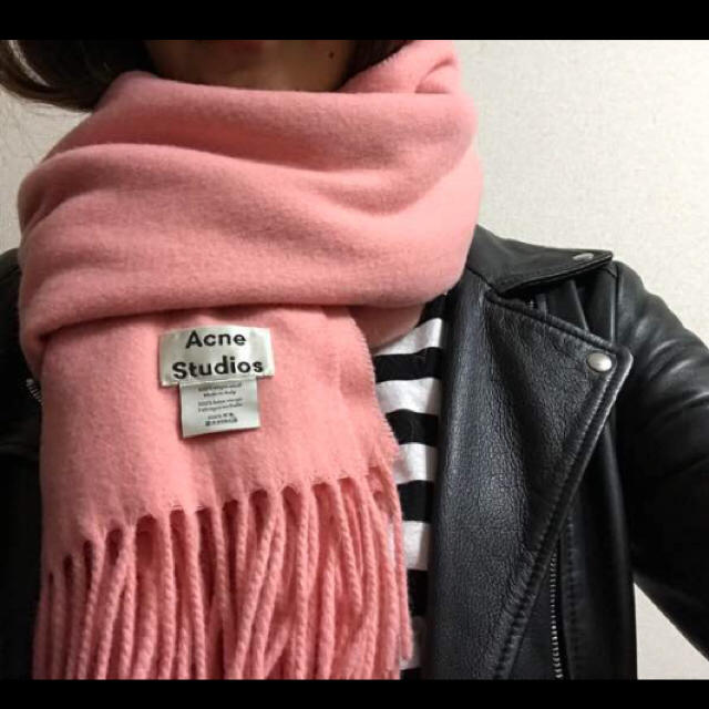 ACNE(アクネ)のAcne Studios 大判ストール pale pink レディースのファッション小物(マフラー/ショール)の商品写真