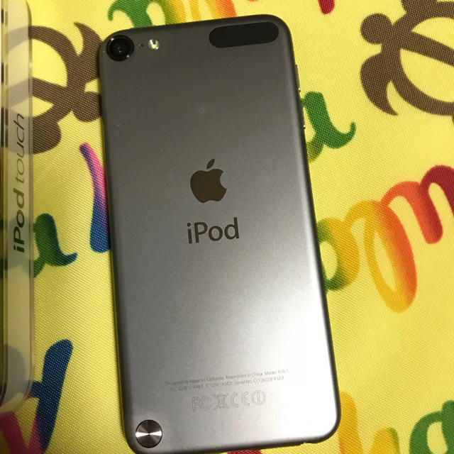 iPod touch(アイポッドタッチ)のiPod touch 5世代 32GB スマホ/家電/カメラのオーディオ機器(ポータブルプレーヤー)の商品写真