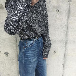 エイチアンドエム(H&M)のtops(シャツ/ブラウス(半袖/袖なし))