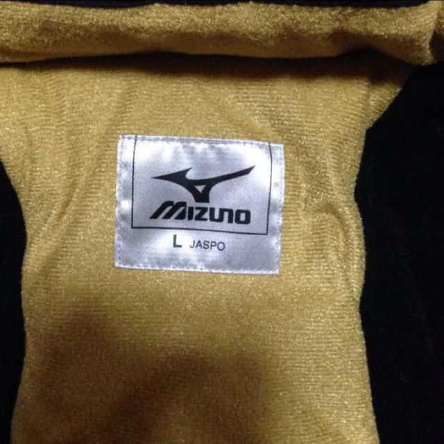 MIZUNO(ミズノ)のミズノ ブレスサーモ コート(ネイビー×ゴールド) メンズのジャケット/アウター(その他)の商品写真