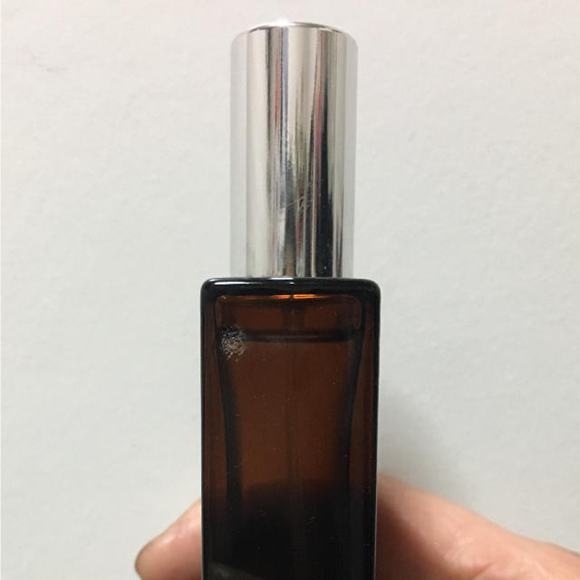 AUX PARADIS(オゥパラディ)のAUX PARADIS オードパルファム Fleur 30ml コスメ/美容の香水(香水(女性用))の商品写真