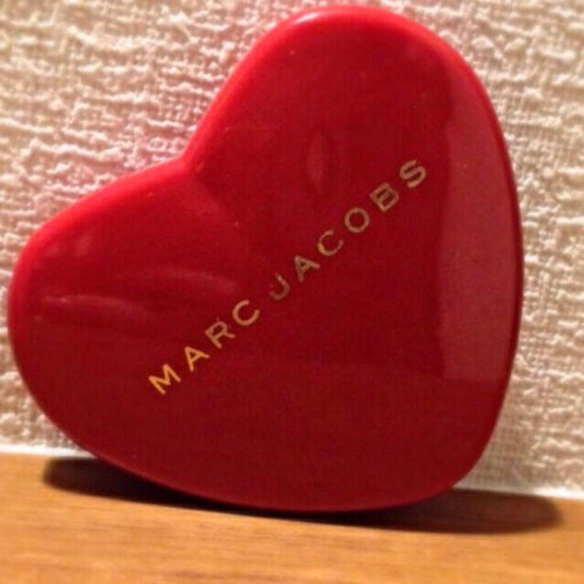 MARC BY MARC JACOBS(マークバイマークジェイコブス)のMARC JACOBSコンパクトミラー コスメ/美容のベースメイク/化粧品(その他)の商品写真