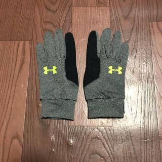 アンダーアーマー(UNDER ARMOUR)のアンダーアーマー ブラック YMD 手袋 グローブ 子供 キッズ レディース(手袋)