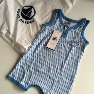 プチバトー(PETIT BATEAU)の新品タグ付きプチバトーノースリーブロンパース6M60cm〜70cm(カバーオール)