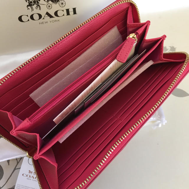 COACH(コーチ)のSALE COACH coach 長財布 ピンク ベージュ コーチ 新品  レディースのファッション小物(財布)の商品写真